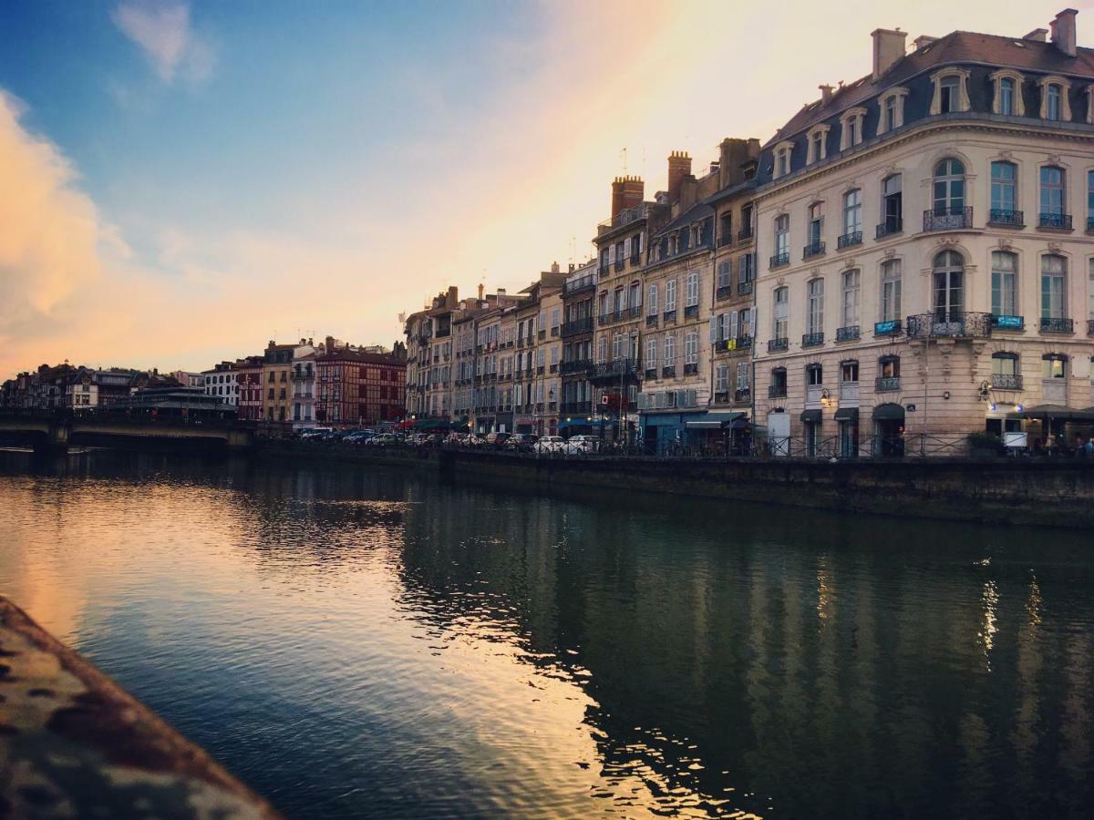 Hotel Le Port Neuf Bayonne Luaran gambar